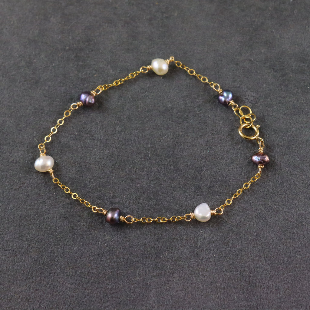 Black & White Pearl Bracelet