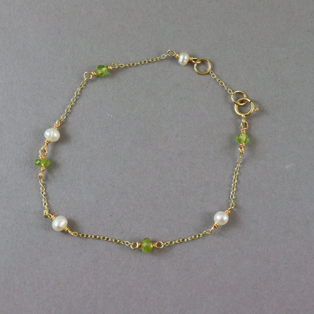 Peridot & Pearl 9ct Bracelet